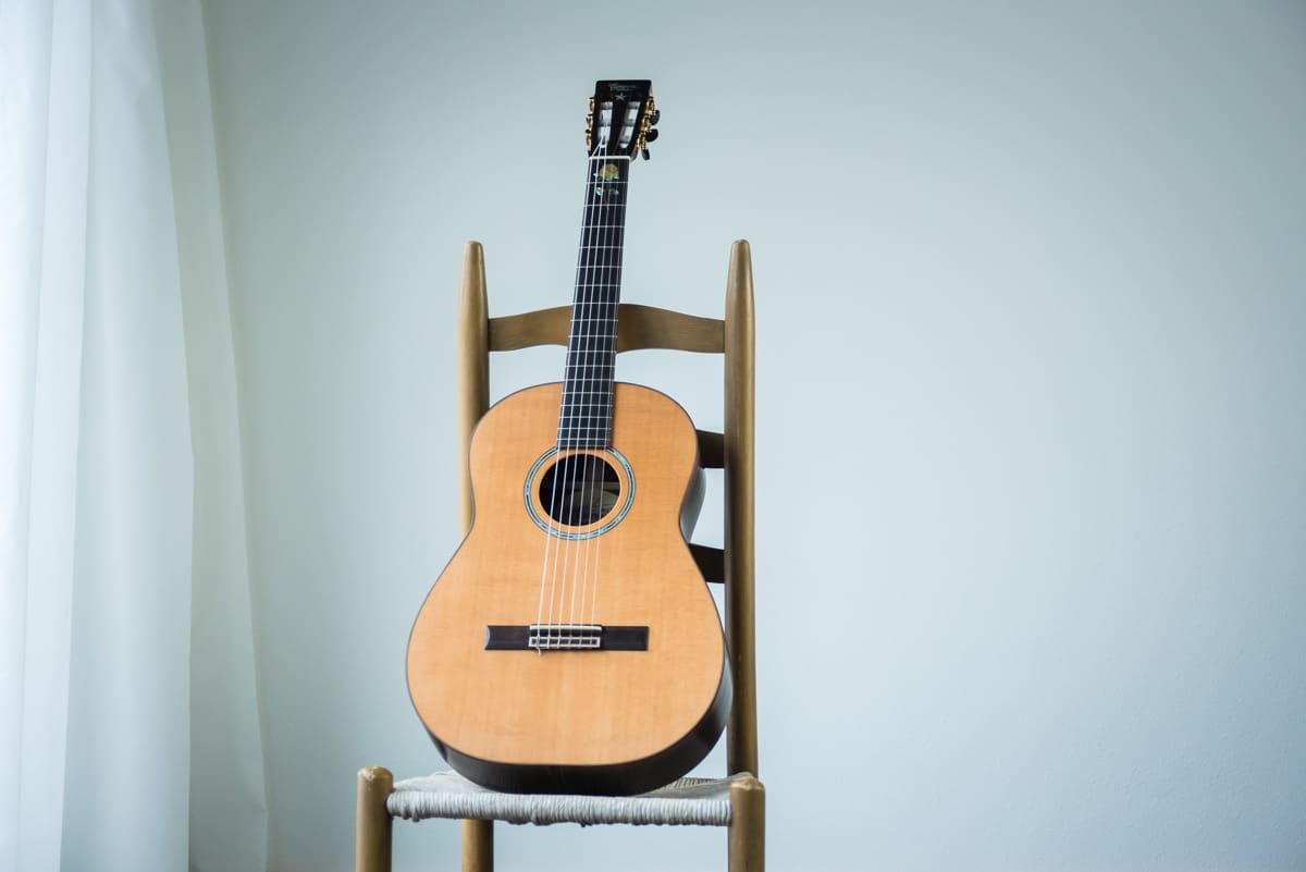 classical guitar with brazilian rosewood and Stika Top