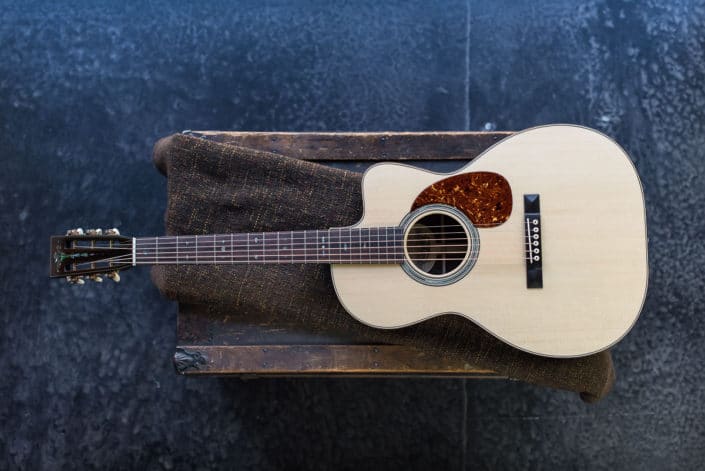 12 fret 000 custom acoustic guitars